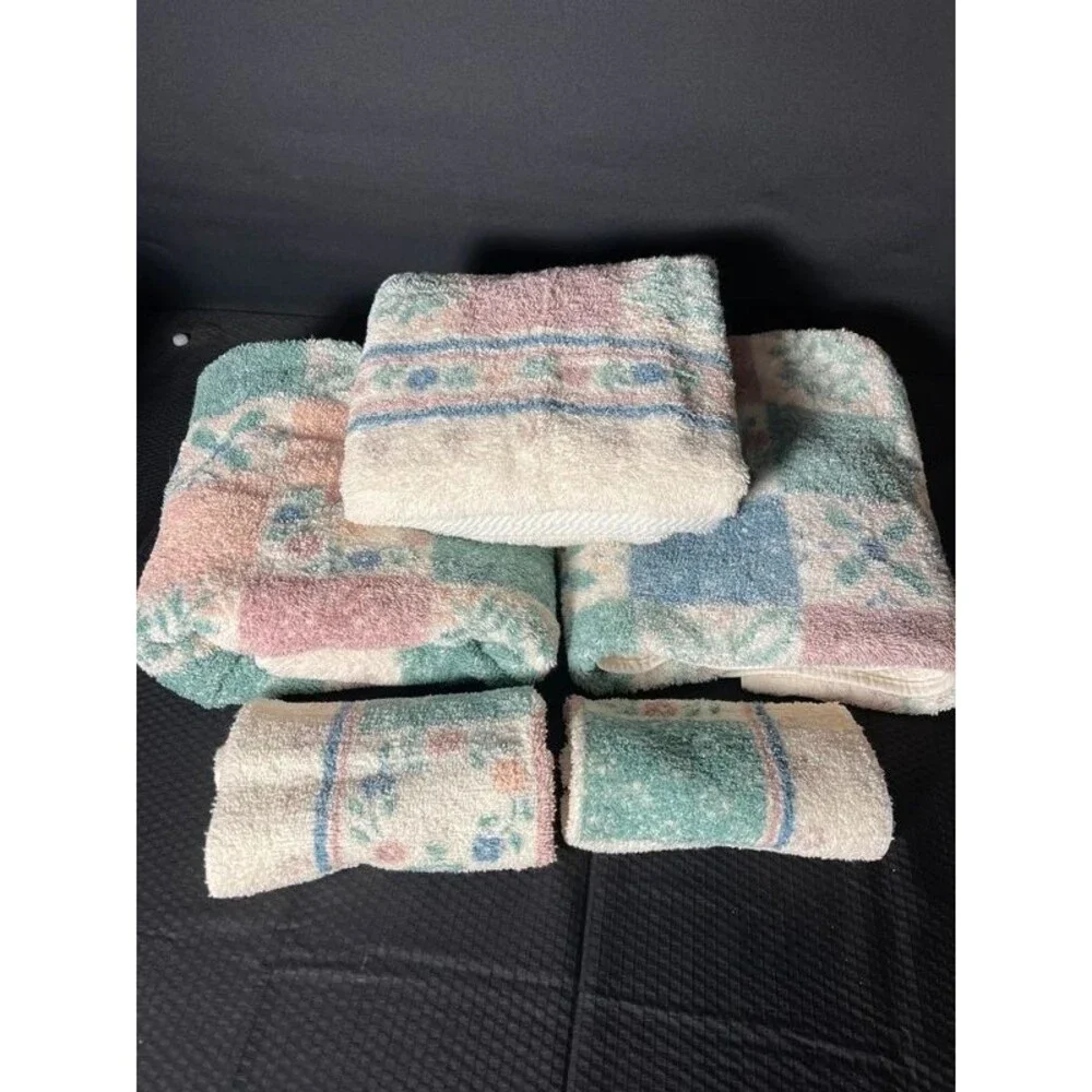 3 Vintage Bath towels 3 Wash cloths